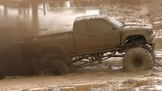 Toyota Screaming Through The Pit At WGMP!