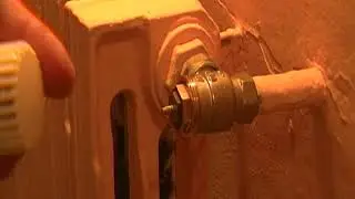 Calorifero freddo per valvola termostatica bloccata? soluzione IMMEDIATA! video n.18