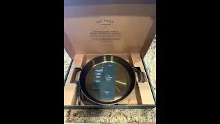 Unboxing the Smithey Ironware number 14 cast iron skillet