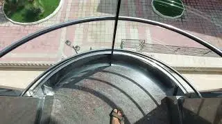Scenic Orona hydraulic lift in Living Park - Edf. China