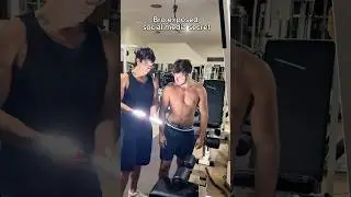 Social Media Secret 🤝 GymLamp. Posinglamp for posing. GymLamp! #gymbro #gymbros #gym