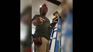 Mounting an Aruba 500 to the ceiling grid using Ap mount D.
