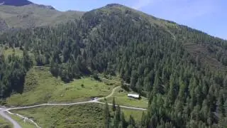 Gru&szlig;bergh&uuml;tte und Rast&ouml;tzenalm in Bad Hofgastein | stock footage
