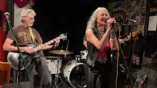 2025 nov16 gig top2bottom freddys04 zs