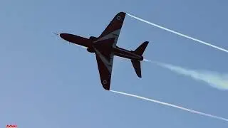 RED ARROWS Synchro pair continue winter training