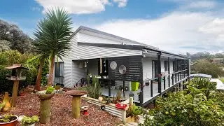 BEACHSIDE LIVING AT ITS BEST. 259 National Park Road Lochsport