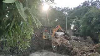 बिरसिंहपुर गांव में  तालाब की खुदाई कराते हुए पूरे थाना सहित #villageproblems