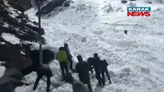 Snow Removal Work On The Kedarnath Route Underway