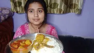মুরগির লাল লাল ঝোল দিয়ে গরম গরম ভাত।সবাই কমেন্ট করো।