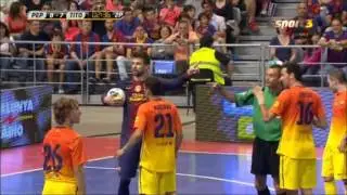 Piqu&eacute; tries a Cruyff Penalty...