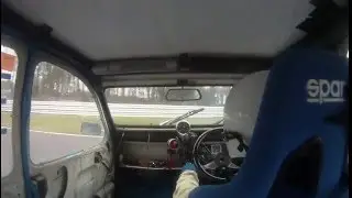 2CV Racing - Oulton Park Race 2 - big crash!!