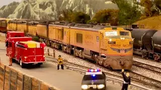 Western Railroading Pandemonium - Santa Fe, UP and SP Trains