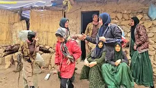 🎣🌧️ Masoumeh's nomadic life | Catching big fish in the river and an exciting return in heavy rain🏡