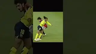 Ronaldinho&rsquo;s Amazing Football Skills! 🎩⚽ | The Magician at Work!