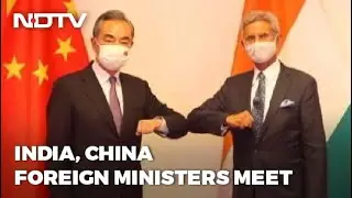Foreign Minister Meets Chinese Counterpart, Discusses 