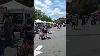 I love the sounds of the #FarmersMarket. #warwick #warwickny