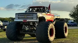 Le mullets 2023 retro monster truck Excaliber! Start up