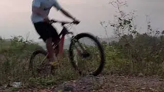 Tiga titik hitam #hardtailindonesia #mtbindonesia #polygonsiskiud5 #thrillvanquishelite