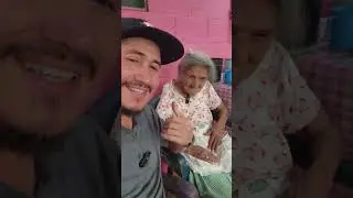 la famosa ayud&aacute;ndome para poder conseguir la beca!!
