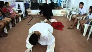 Teatro A Paixão de Cristo em música, criança aceita a JESUS!
