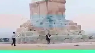 زیارت قبر کوروش با پرتاب گل Tomb of Cyrus