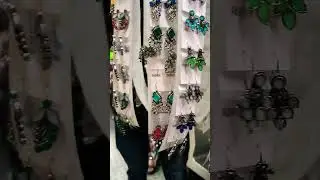 Mumbai Local Train mai Shopping 😍New Earrings Collection 😍 #mumbai #local #train #shopping #viral