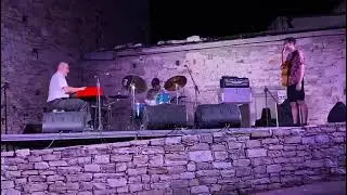 Kontrafouris Baby Trio - In 'N' Out (Wes Montgomery)