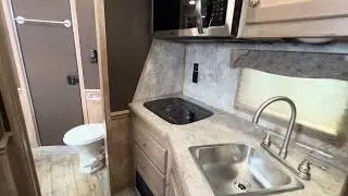 2025 Merhow 2Horse w/living quarters!