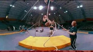 Sailor Circus Academy - Static Trapeze practice 360&ordm;