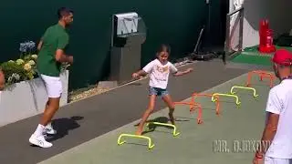 Djokovic warming up with DAUGHTER
