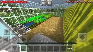 5-year-old playing Minecraft: tutorial of the day #1. Playing survival with a skin.
