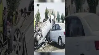 KARACHI BIG ACCIDENT Terrible accident in Karachi, a speeding bus hit more than 20 vehicles