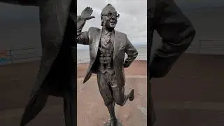 Eric Morecambe Statue #morecambe #ericmorecambe #comdian #morecombeandwise #youbringmesunshine