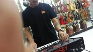 Review korg arp odyssey with Randy (Nidji)(1)
