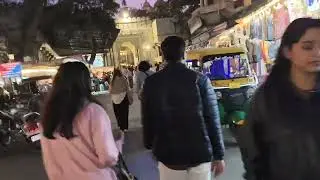 Udaipur City palace ke pass road 