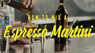 How to mix an Espresso Martini (recipe) | Kahl&uacute;a