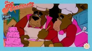 Tricking the Reporter to Save Cyril Sneer! 📰| The Raccoons | Retro Cartoons