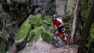 Adrien Pontier ride les crevasses de Chantemerle