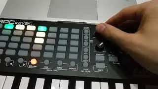 S4FF - AKAI APC key 25 and Ableton live tech jam on kitchen.