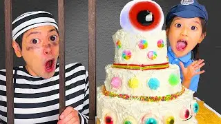 Giant Eyeball Jelly Cake Mukbang / Bottle Candy Jelly / 巨大目玉ゼリーケーキ！哺乳瓶ゼリー  하이유의 대왕 눈알 젤리 케이크 먹방!