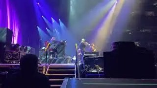 Jackson Browne featuring James Taylor and Walt Fowler &ldquo;The Pretender&rdquo;
