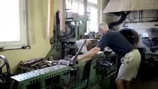 Manufacturing of G 125 - the Girsberger swivel chair on occasion of the 125-Year Jubilee