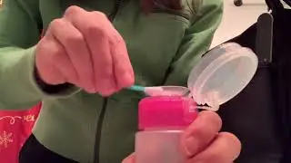 1 minute ASMR doing your nails