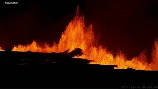 Volcano erupts on Iceland's Reykjanes Peninsula