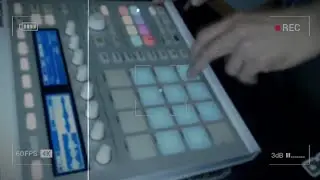 Sampled old russian song | chop and make beat on maschine | scratch on portable turntable numark