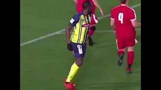Usain Bolt shows his skill moves with his new club !