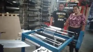 Máquina para fabricar bolsa rollo a rollo precortada