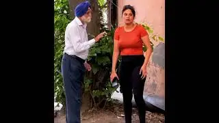Sikh help a girl | Save girl from embarrassing situation | Sikh Aid | Turban King  #viralvideos