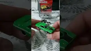 Unboxing Hot Wheels diecast scale model '70 Dodge Hemi Challenger 1/64 Muscle Mania