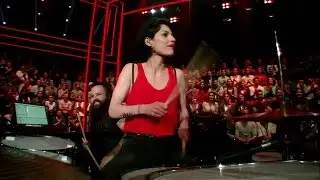 Jenn (Superbus) &agrave; la batterie (2016)